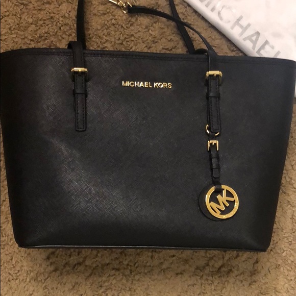 Michael Kors tote - Picture 2 of 5